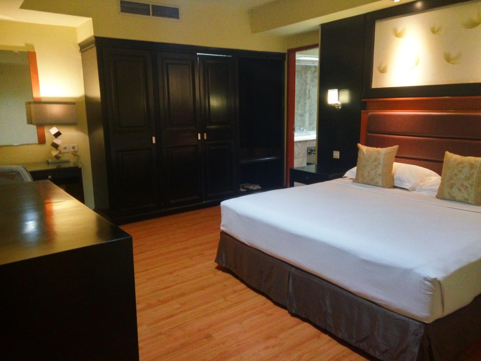 Hotel Sari Ater Kamboti 4*